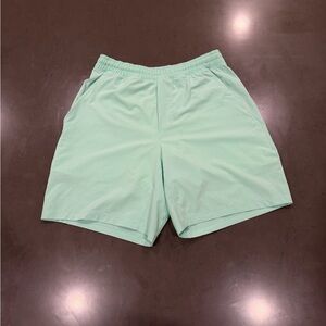 Lululemon Mint Green Pacebreaker 7in Lined Medium Short’s